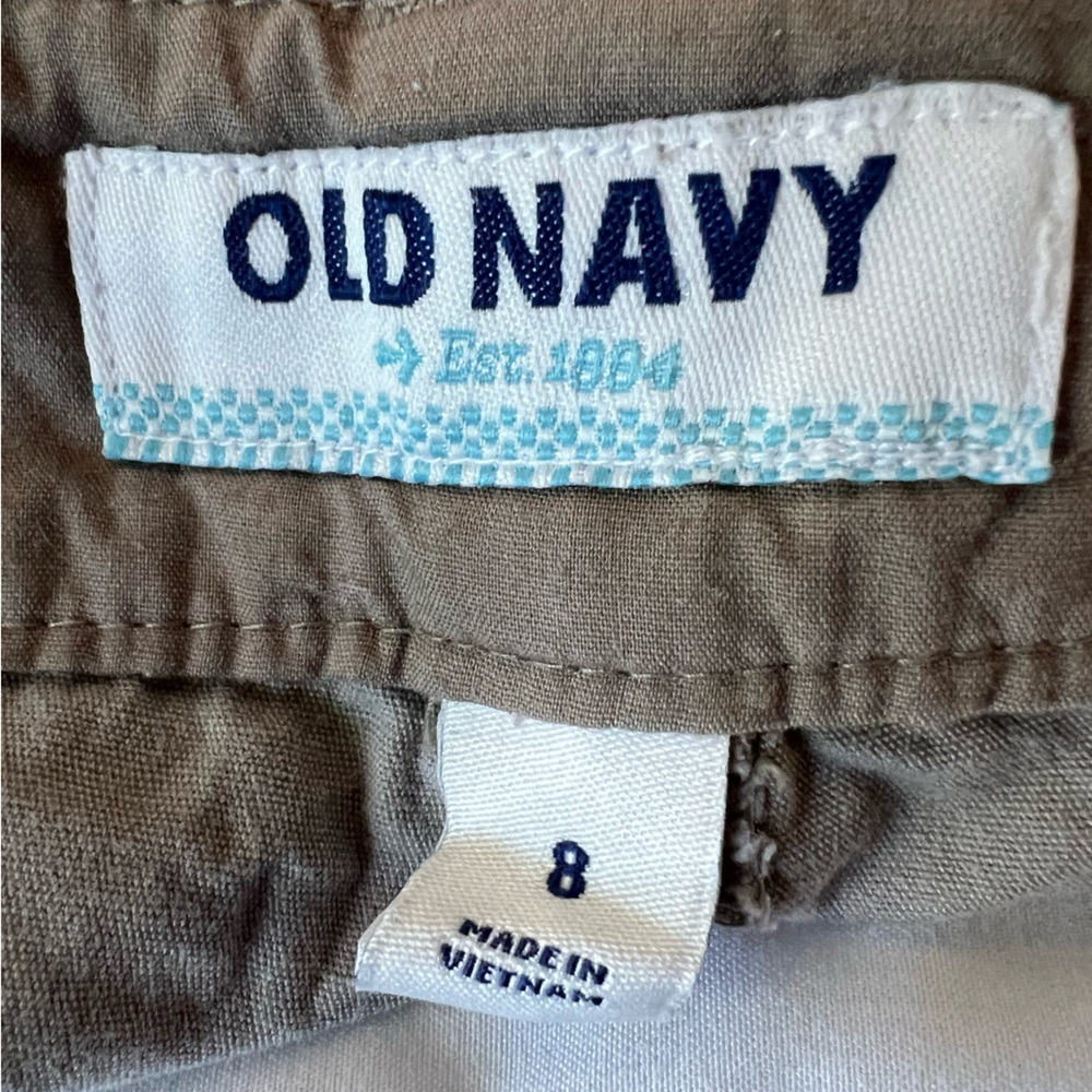 Women’s Old Navy Khaki Cotton Bermuda Shorts - Picture 4 of 4